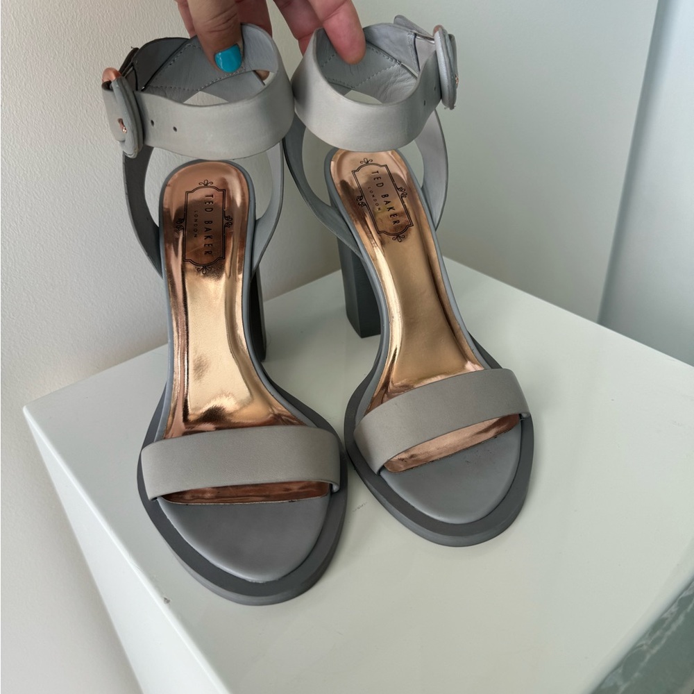 Ted Baker Elegant Gray Heels - Picture 11 of 11